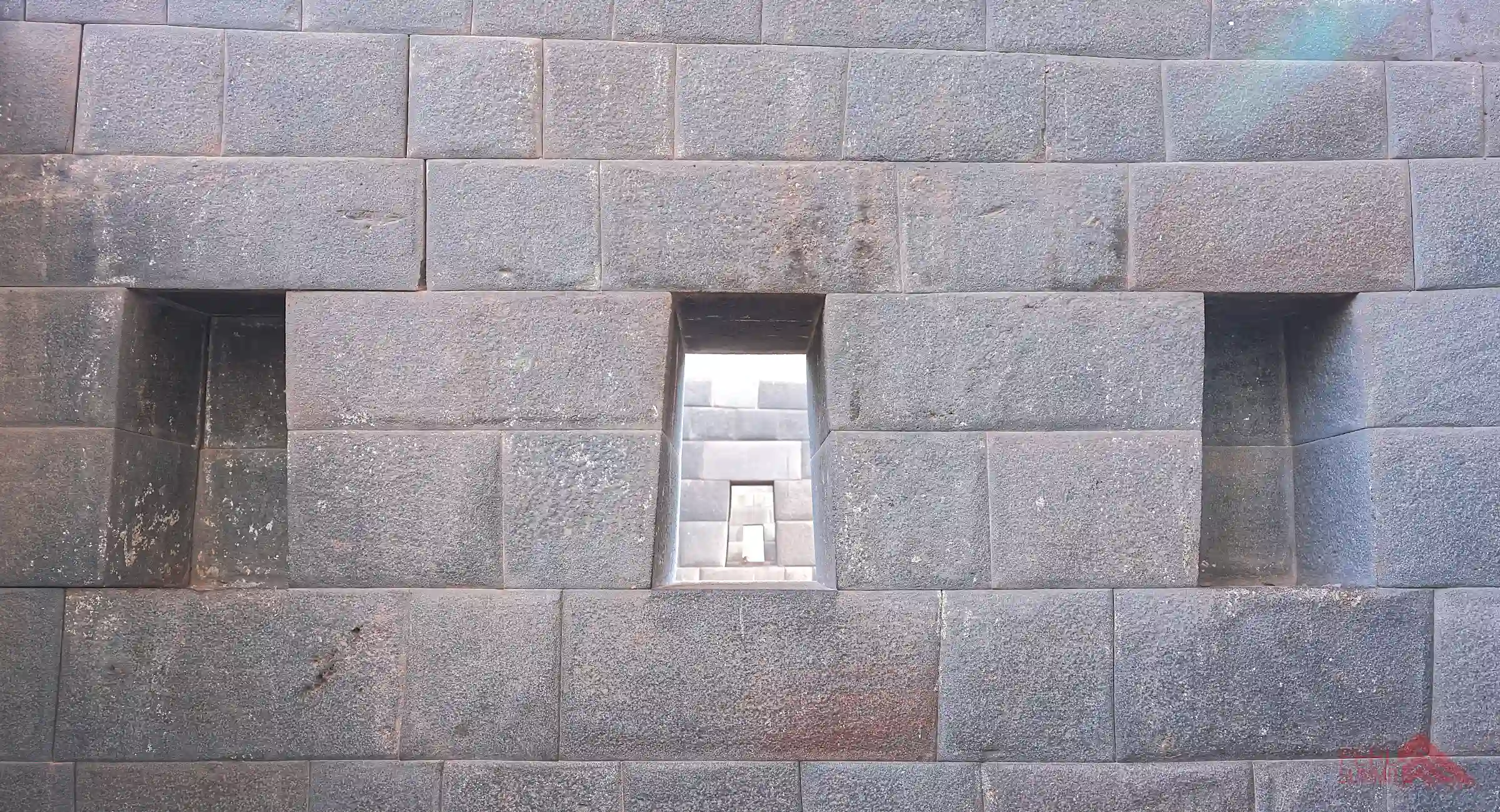 Inca Temple on the Machu Picchu and Rainbow Tour